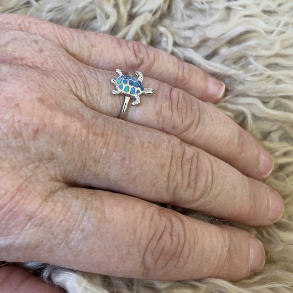 925 Sterling silver blue opal turtle charm ring size 7 - Picture 6 of 6